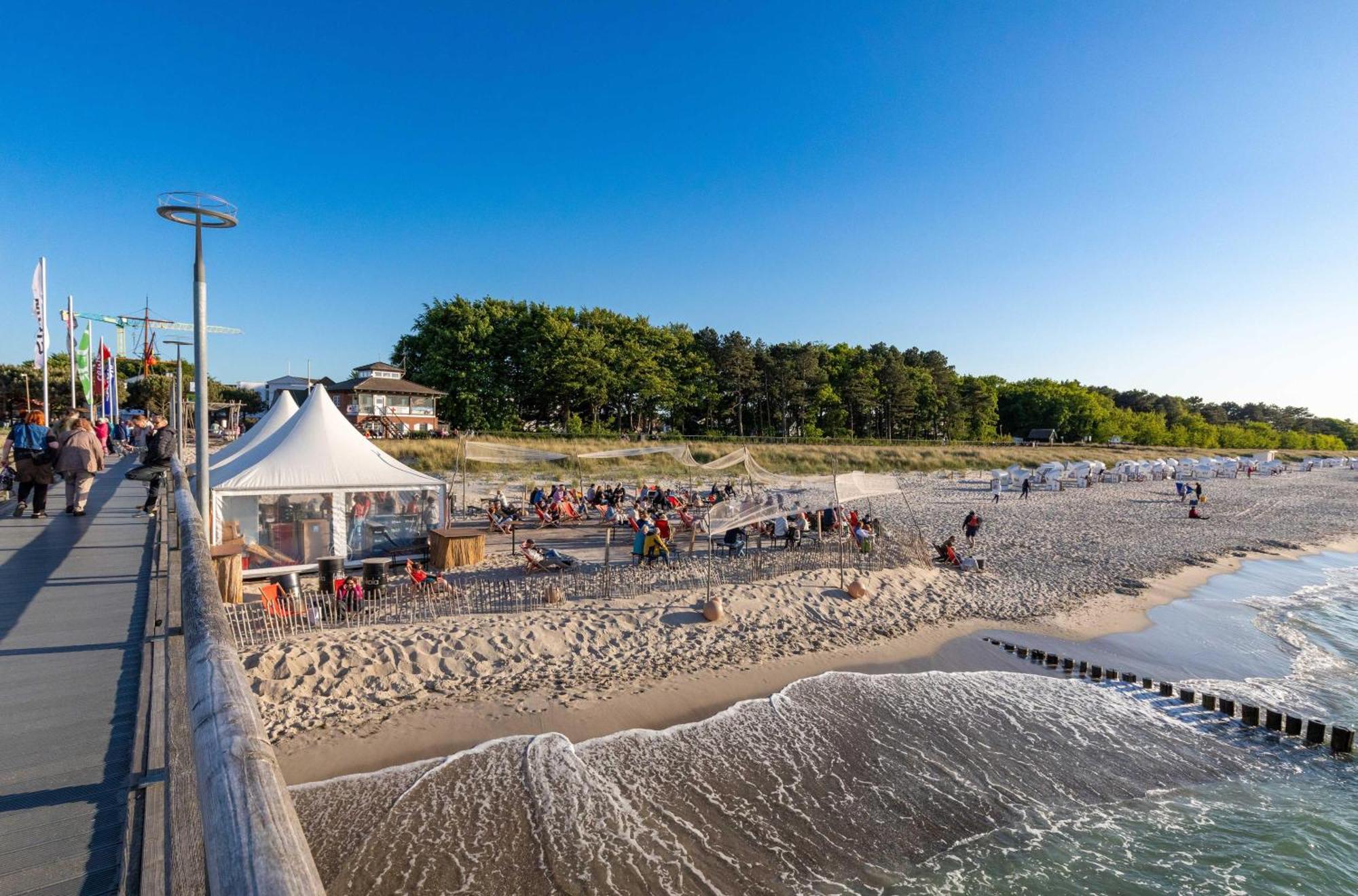 Meerzeit An Der Seebruecke Zingst Exterior foto